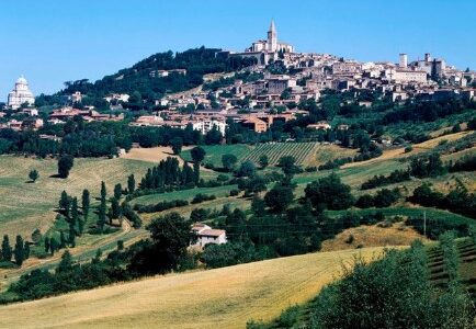 29 Gennaio 2023 Trekking urbano: “Alla scoperta di TODI, la città ideale”